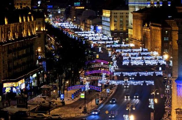 На новорічні свята в Києві продовжать роботу транспорту і відмовляться від феєрверків
