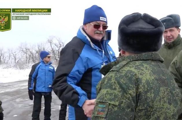 В ОБСЕ объяснили, почему наблюдатель миссии отдавал честь боевику "ЛНР"