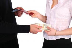 Борьба со злостными неплательщиками алиментов: защита прав ребенка или неприкрытый пиар?