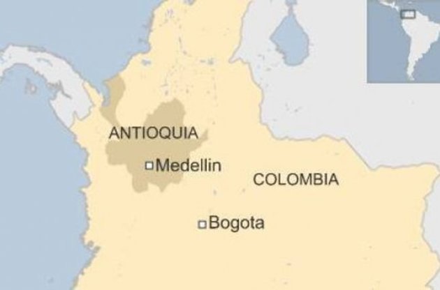 В Колумбии 14 человек погибли при падении автобуса в пропасть