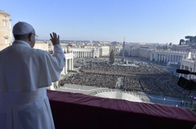 Папа Франциск в рождественском послании помолился за мир в Украине