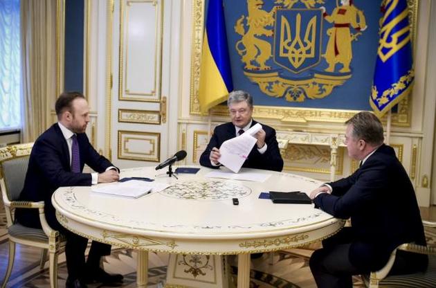 Порошенко закликав юристів замість того, щоб сидіти і обурюватися у Фейсбуці, брати участь у конкурсах на посади суддів