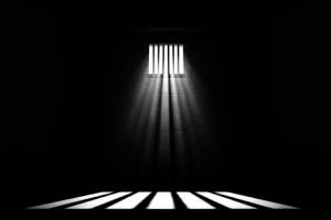 Людина за інформаційними гратами