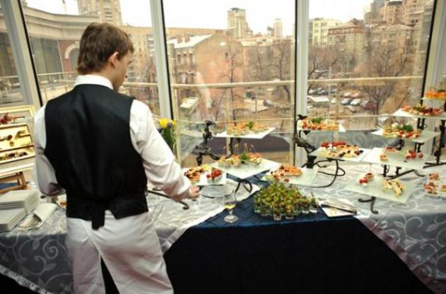 Найбільшою статтею новорічних витрат українців буде їжа та алкоголь