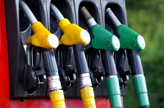 Минобороны вновь закупило топливо дороже, чем средние оптовые цены
