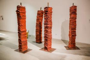 Арт-объекты уходят в театры