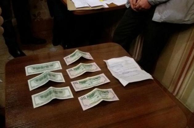 Запорожский таможенник организовал коррупционную схему