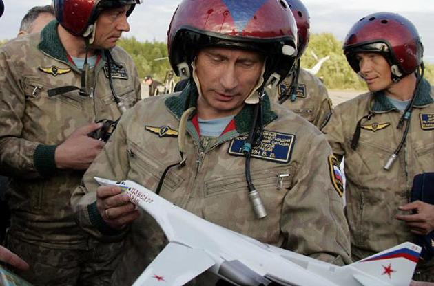Путин пообещал вернуть Украине военную технику из оккупированного Крыма