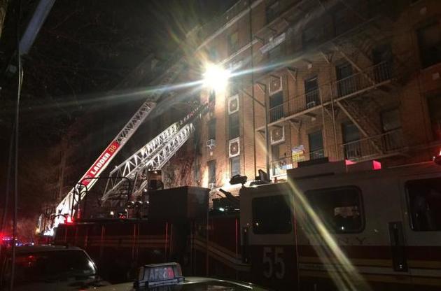 В Нью-Йорке загорелся жилой дом, погибли 12 человек