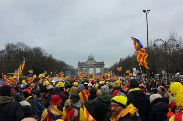 В Брюсселе проходит митинг в поддержку Каталонии