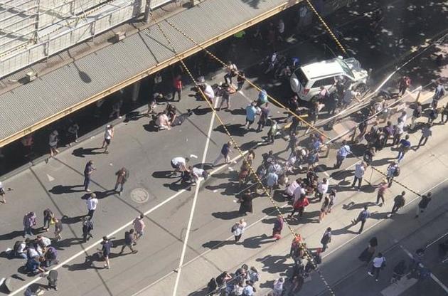 В Мельбурне автомобиль наехал на пешеходов, пострадали 15 человек