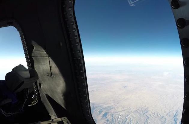 Видео снято из кабины космического корабля