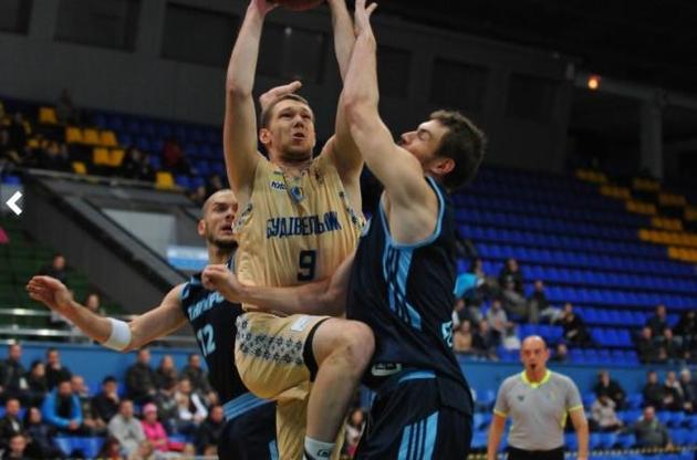 Дніпряни легко впоралися з &quot;Будівельником&quot;