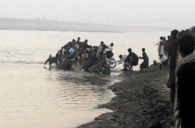 В Пакистане затонула лодка с паломниками, утонули 14 человек