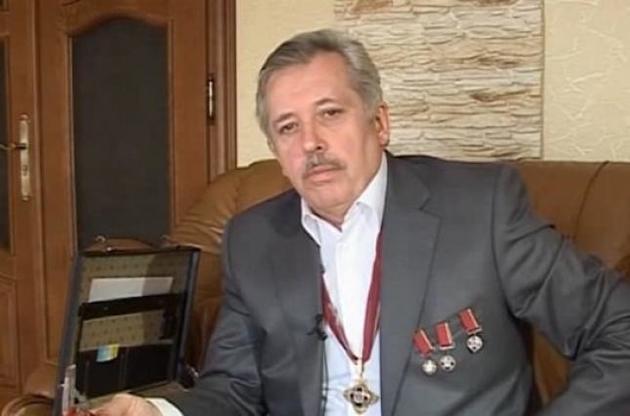 По данным журналистов, Фурдычко требовал от предпринимателя взятку за непрепятствование деятельности