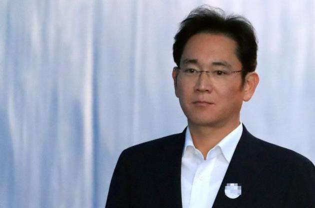 Прокуратура Південної Кореї вимагає 12 років в'язниці для фактичного глави Samsung Electronics