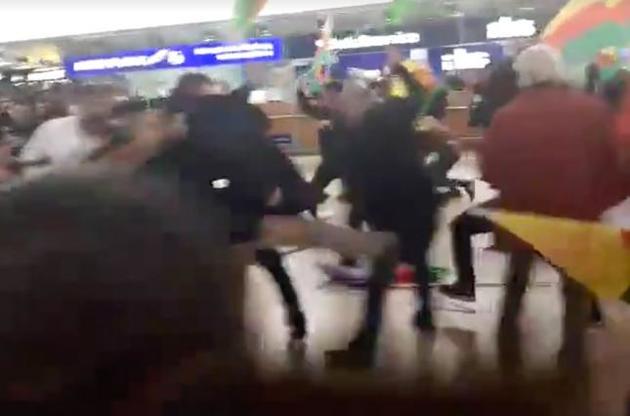 В аэропорту Германии произошла массовая драка между курдами и турками
