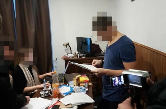 Бізнесмен отримував сировину і необхідні комплектуючі з Росії