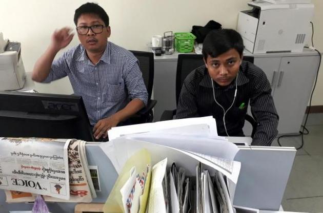 Журналістів Reuters залишили під вартою у М'янмі на два тижні