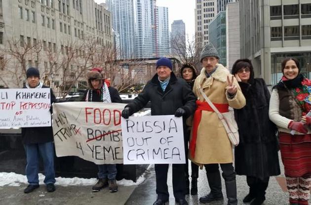 Активисты в Москве и Чикаго провели параллельный флешмоб в поддержку аннексированного Крыма