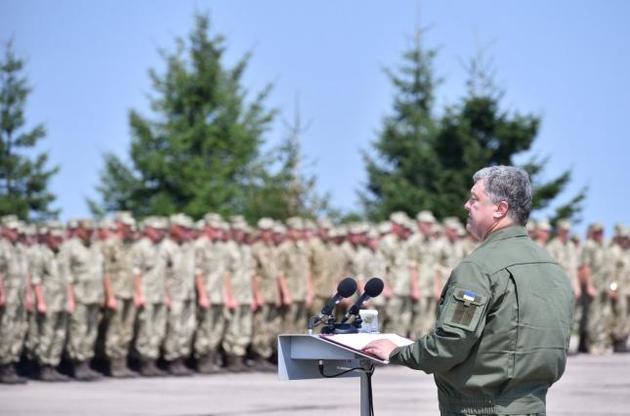 Президент отримав право неконституційно застосовувати збройні сили в мирний час — Сироїд