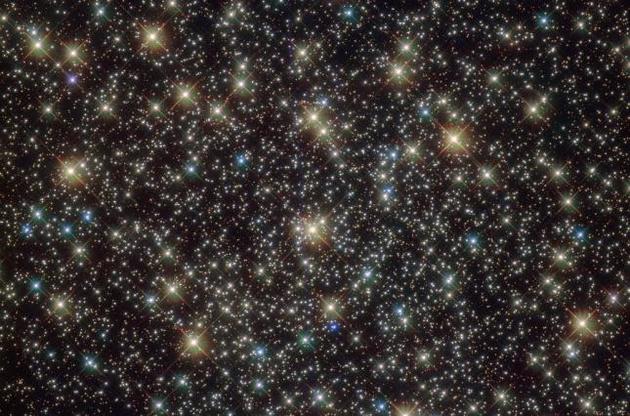 "Хаббл" сделал снимок сотен тысяч звезд