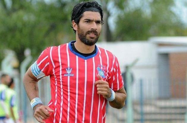 Абреу выступает на профессиональном уровне с 1996 года