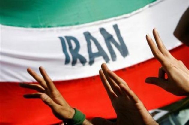 Украинцам рекомендуют избегать митингов в Иране