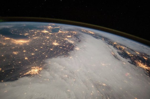 Новая борьба за космос: процессы в небе отзеркаливают земные - The Economist