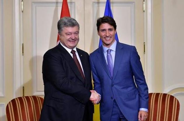 Порошенко отреагировал на решение Канады по поставкам оружия в Украину