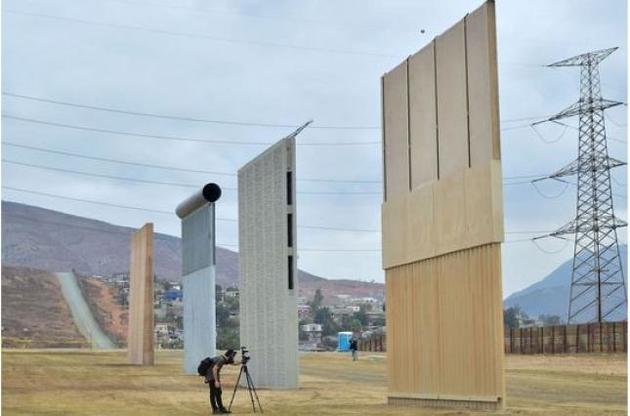 В США протестировали 8 макетов стены на границе с Мексикой