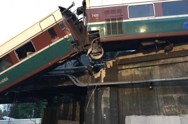Падение поезда с моста в США: система автоторможения состава не была включена