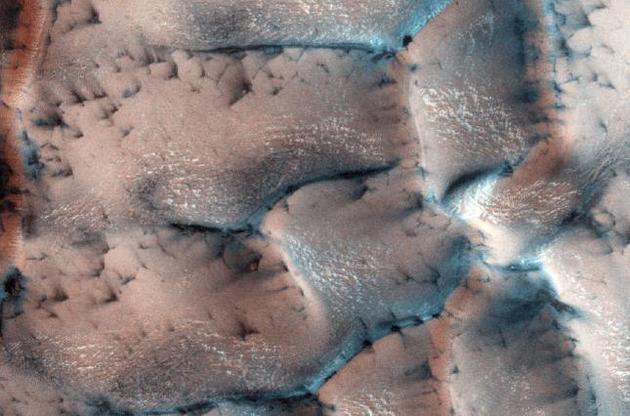 Поверхня Марса укрита &quot;снігом&quot; з діоксиду вуглецю