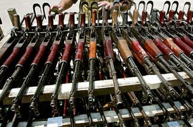 Виробника автомата Калашникова потіснили з світового ринку зброї через санкцій