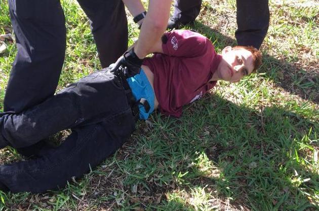 Флоридському стрілку пред'явили звинувачення у 17 вбивствах
