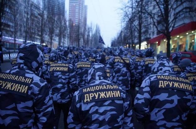 "Национальный корпус" провел в центре Киеве марш дружинников в балаклавах