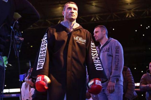 Боксерские перчатки Кличко и Джошуа будут проданы на британскомм аукционе