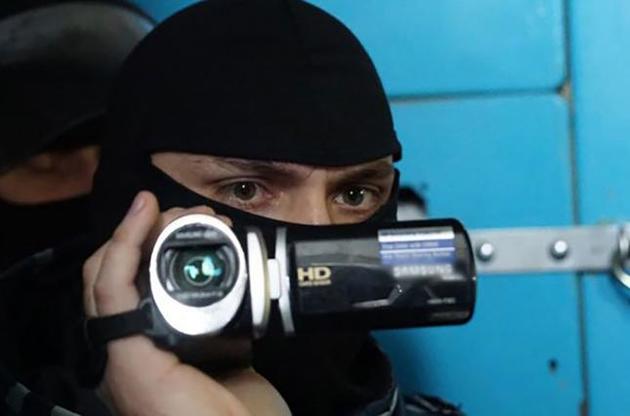 Полиции не хватает видеокамер для обысков в рамках закона "маски-шоу стоп"