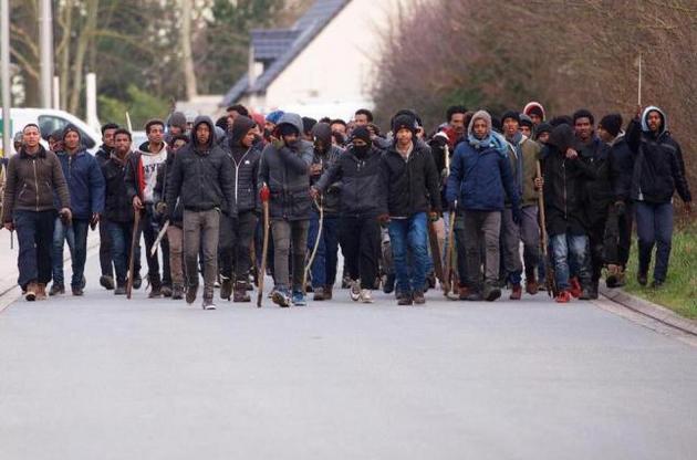 Во французском Кале произошли серьезные столкновения между мигрантами, есть раненые