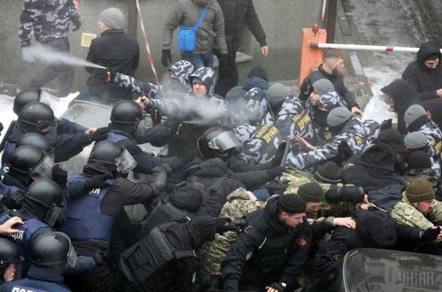 Полиция отпустила большинство задержанных во время беспорядков под Соломенским судом