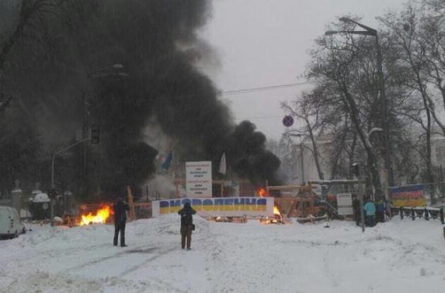 Вывод экспертизы гласит, что найденное полицией на месте столкновений вооружение - боевое
