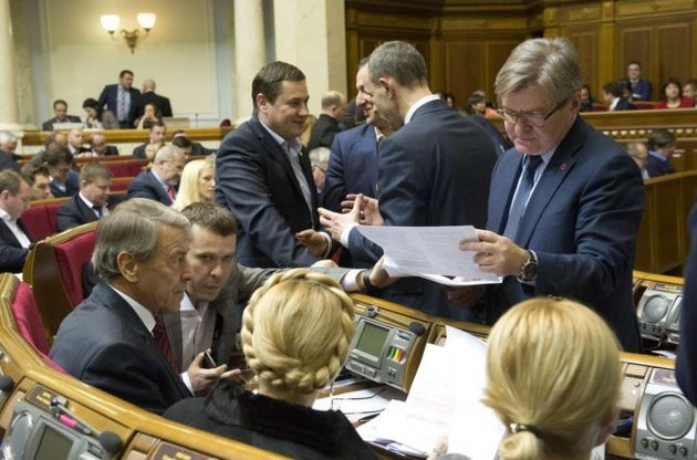 Майже 40 народних депутатів пропустили всі голосування Ради в січні