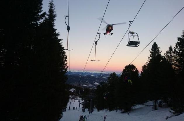 На австрійському курорті через зламаний підйомник туристів довелося евакуювати вертольотами.