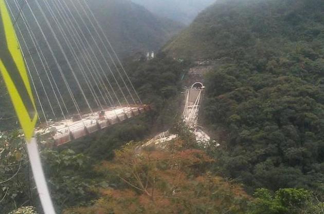 В Колумбии во время строительства обвалился мост, как минимум 10 человек погибли