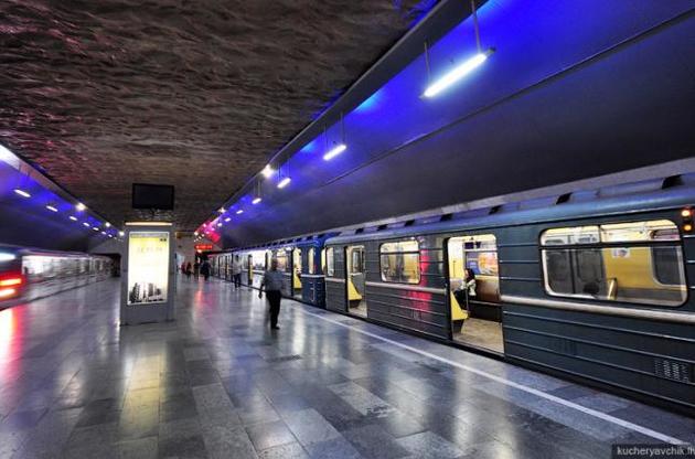В Тбилиси на станции метро упал потолок, 13 человек пострадали