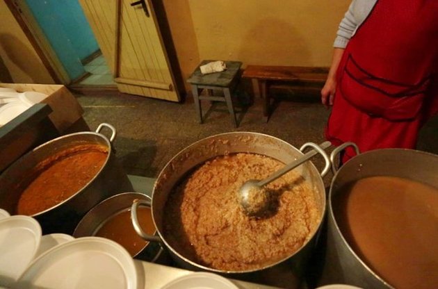 "Годувальники" Януковича годуватимуть військових і далі