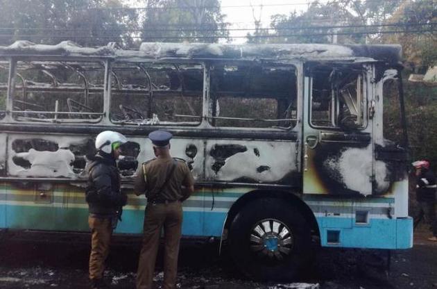 На Шри-Ланке подорвали автобус с военными, пострадали 19 человек