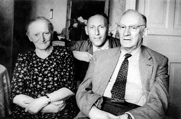 Фото 1948 года: сестра Вера Григорьевна, племянник Альфред Либерман, Евсей Либерман