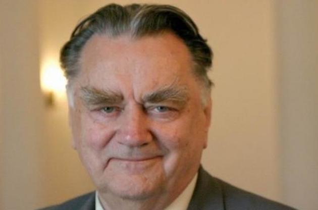 Екс-прем'єр Польщі Ян Ольшевський вважає помилкою внесення пунктів про українських націоналістів у закон про ІНП.