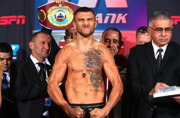 Ломаченко боксує в напівлегкій вазі